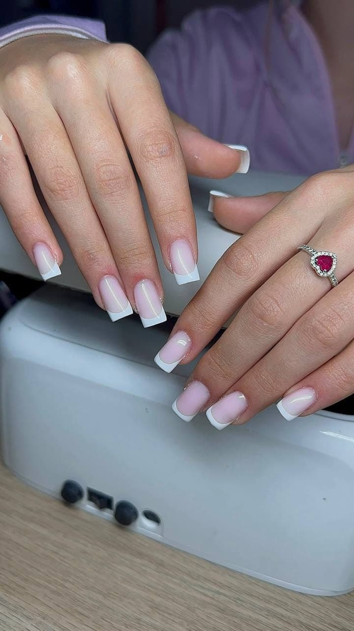 Extensions capsules — french manucure