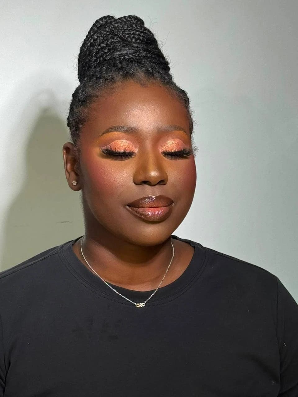 Maquillage aux tons cuivrés, bouche glossy — Kandylove Beauty